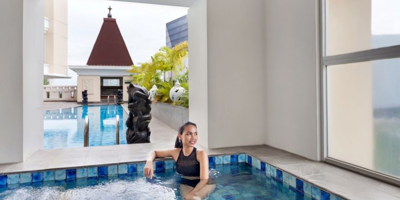 Fasilitas yang memanjakan konsumen, Jacuzzi di Hotel Novotel Semarang.