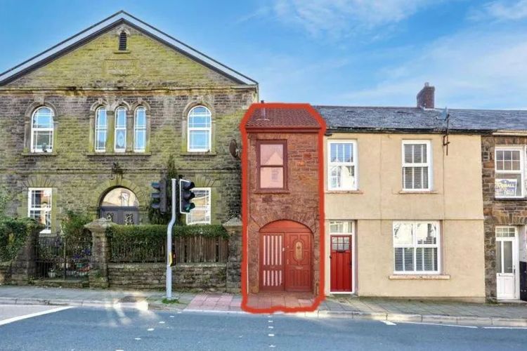 Lebarnya Cuma 2 Meter, Rumah Ini Laku Terjual Rp 1 Miliar