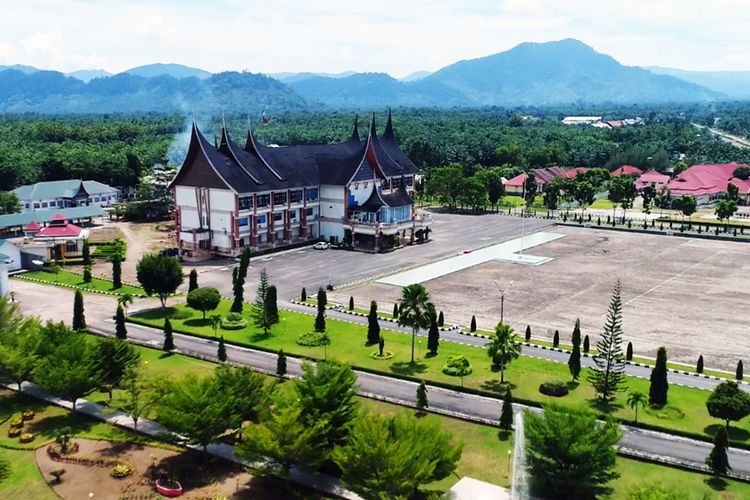 Kantor Bupati Pasaman Barat.