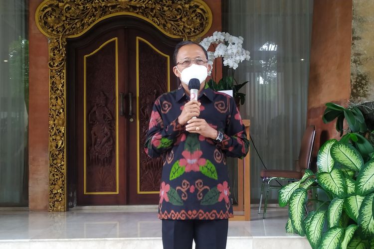 Gubernur Bali Wayan Koster saat jumpa pers di Rumah Dinas Jabatan Gubernur Bali, Selasa (5/10/2021)