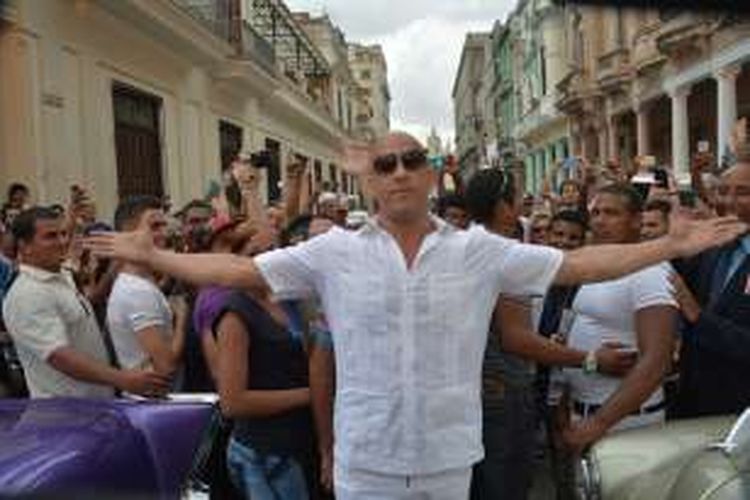 Aktor Vin Diesel menghadiri acara pergelaran busana dari rumah mode Chanel yang digelar di Havana, Kuba, pada 3 Mei 2016.