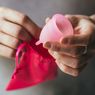 4 Kelebihan Menstrual Cup dibanding Pembalut saat Menstruasi