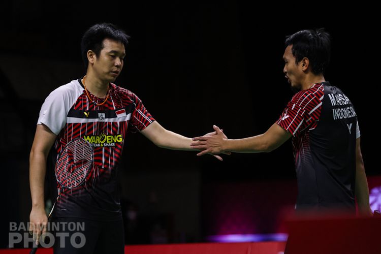 Ganda putra Indonesia, Mohammad Ahsan/Hendra Setiawan, gagal meraih trofi utama BWF World Tour Finals 2020 usai tumbang dari Lee Yang/Wang Chi-Lin, Minggu (31/1/2021) di Impact Arena, Thailand.