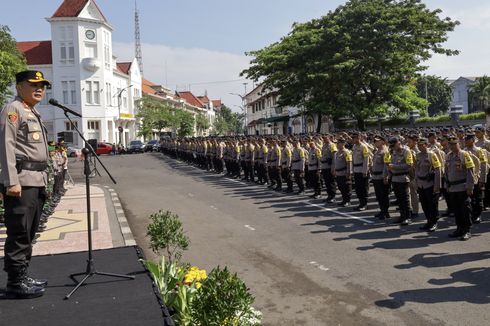 Ribuan Personel Gabungan TNI-Polri Jaga TPS saat Pemilu di Surabaya