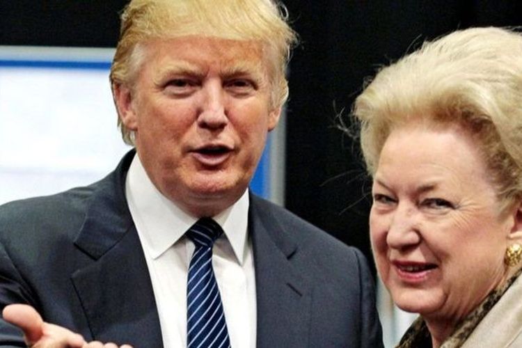 Presiden Amerika Serikat (AS) Donald Trump bersama kakaknya, Maryanne Trump Barry. Publik AS geger setelah dalam rekaman yang dipublikasikan, Maryanne Trump Barry sebut adiknya itu pecundang dan tak punya prinsip.