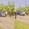 Saat Jokowi Turun dari Mobil, Cek Jalan Rusak di Lampung Selatan