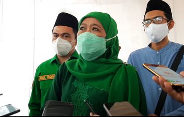 Gubernur Jawa Timur Khofifah Indar Parawansa menghadiri acara Musyawarah Nasional (Munas) Alim Ulama Partai Persatuan Pembangunan (PPP) di Pondok Pesantren Fadhlul Fadhlan Semarang, Jawa Tengah pada Senin (18/10/2021).