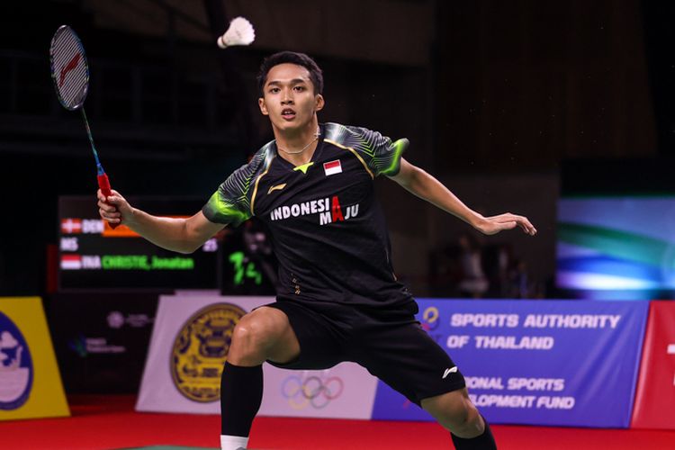 Pebulu tangkis tunggal putra Indonesia, Jonatan Christie, beraksi dalam perempat final Thailand Open 2021, Jumat (15/1/2021) malam WIB.