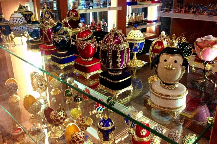 Replika Telur faberge dari Rusia.