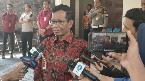 Sebut Pertemuan Jokowi-Surya Paloh Biasa dalam Politik, Mahfud: Yang Penting Demokrasi Dijaga