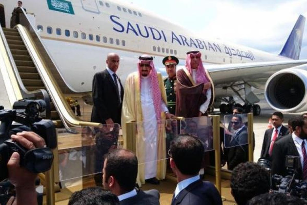 Raja Arab Saudi Salman Bin Abdulazis Al Saud akhirnya meninggalkan pulau Bali, Minggu (12/3/2017) pada pukul 11.13 Wita, menggunakan pesawat kerajaan.