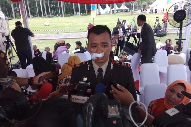 Falatehan, Blok M, Jakarta Selatan, AKP Dede Suhatmi ditemui saat menghadiri Peringatan Hari Bhayangkara ke-71 digelar di Lapangan Silang Monas, Jakarta Pusat, Senin (10/7/2017). 
