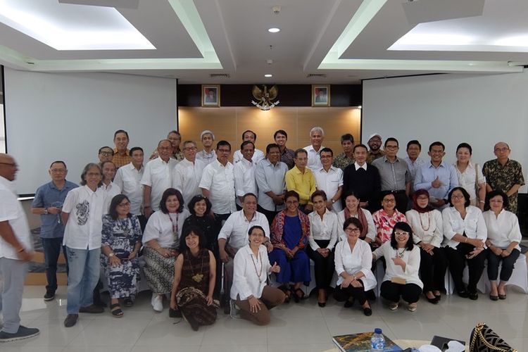 Menteri Perikanan dan Kelautan Susi Pudjiastuti bersama alumni FEB dan FISIP Universitas Indonesia, Sabtu (03/02/2018)