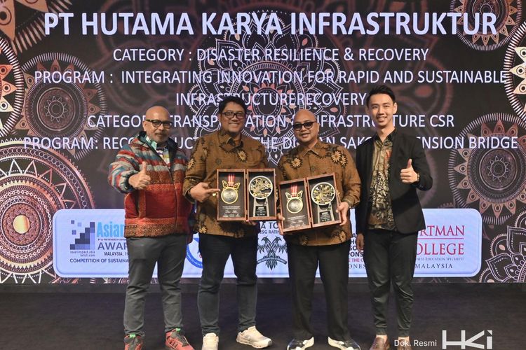 PT Hutama Karya Infrastruktur (HKI) meriah dua penghargaan Platinum pada ajang Asian Impact Awards 2025 di Kuala Lumpur, Malaysia pada Kamis (18/9/2025).