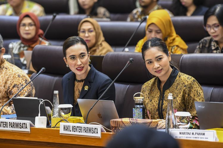 Puncak Pergerakan Wisatawan Saat Nataru Dimulai Akhir Pekan ini, Terpusat di Jawa 