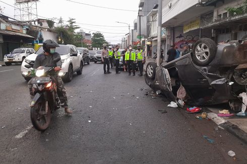 Viral, Video Brio Ugal-ugalan Tabrak 2 Mobil lalu Terguling di Bandung