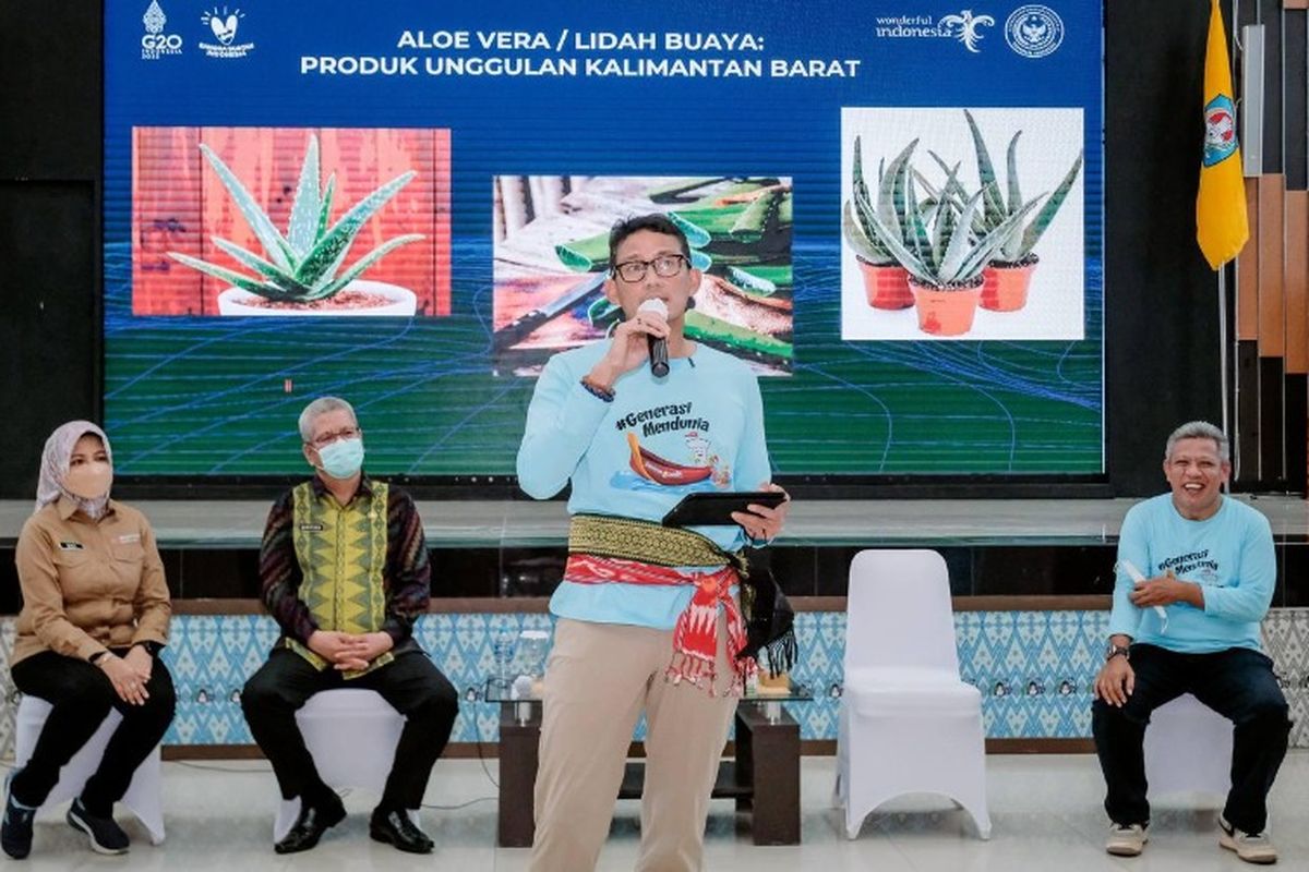 Menparekraf Sandiaga Uno dalam acara Pelatihan UMKM Kreatif: Mengolah Tanaman Lidah Buaya Menjadi Sabun Untuk Kecantikan di Kantor Bupati Kubu Raya, Kalimantan Barat, Minggu (31/7/2022)