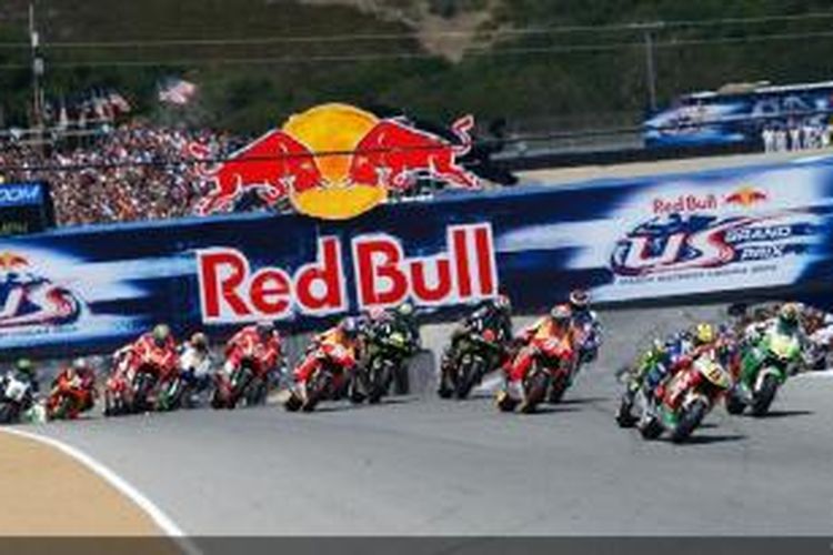 Para pebalap MotoGP memacu motor mereka dalam persaingan GP Amerika Serikat di Sirkuit Laguna Seca, Minggu (21/7/2013).