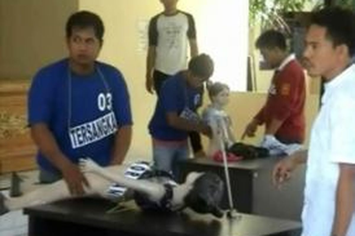 Pelaku Pemerkosaan Pakai Boneka Wanita untuk Reka Ulang