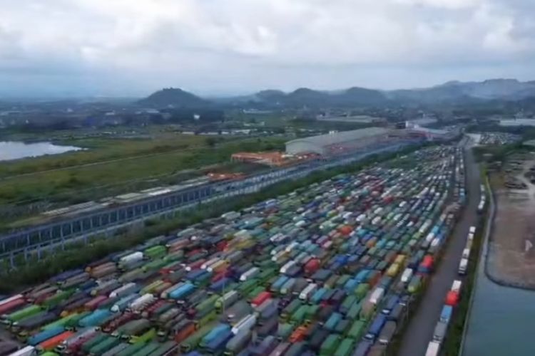 Sopir Truk Menginap 2 Hari Antre Kapal di Pelabuhan BBJ, Terancam Lebaran di Jalan