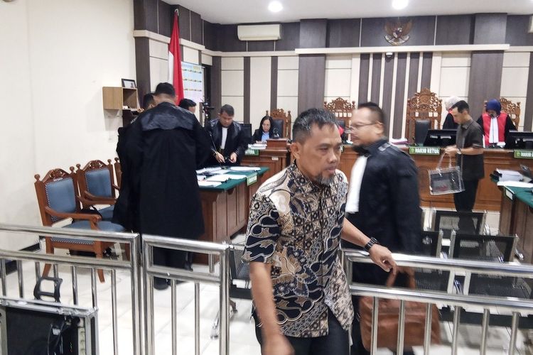 Sidang Korupsi Bupati Cilacap: Saksi Ungkap Peran Sekda dalam Setoran Uang THR Pejabat Kabupaten