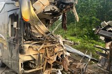 Bus Tabrak Tronton di Tol Pekanbaru-Dumai, 1 Penumpang Tewas Sehari Setelah Kecelakaan