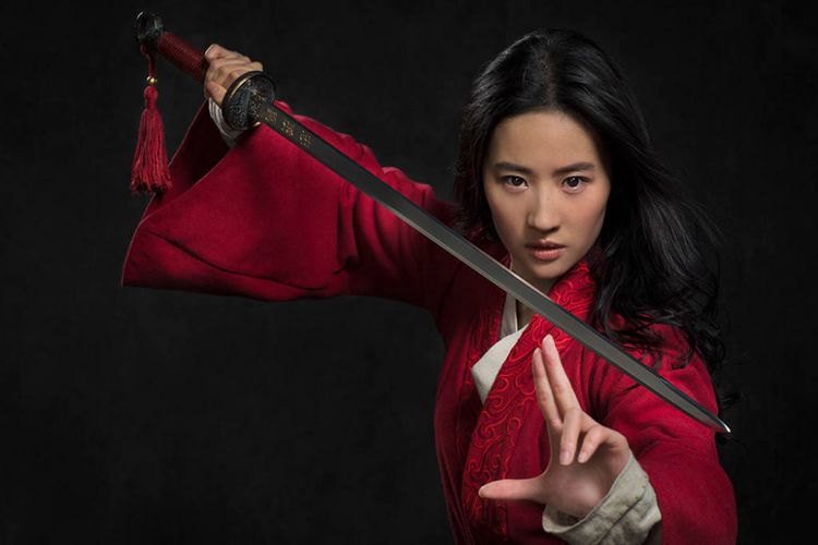 Aktris Yifei Liu berperan sebagai Hua Mulan dalam film Mulan versi live action yang akan dirilis Disney Studios pada 27 Maret 2020.