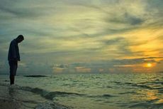 Menikmati Sunset di Pantai Tablolong Kupang    