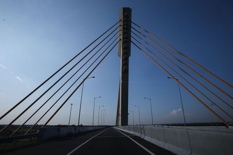 Jembatan Klodran di ruas tol Solo - Ngawi, Jawa Tengah, Jumat (24/5/2019).