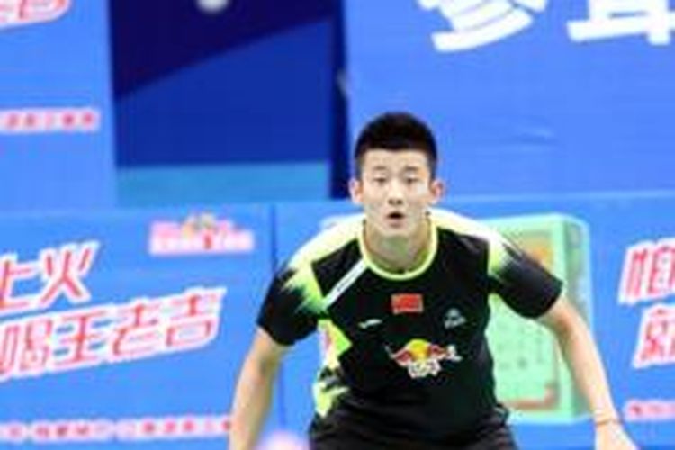 Tunggal putra China, Chen Long, bersiap menerima pengembalian bola dari pemain asal Austria, Luka Wraber, pada babak pertama BWF World Championships atau Kejuaraan Dunia 2013 di Tian-He Indoor Gymnasium, Guangzhou, China, Senin (5/8/2013).