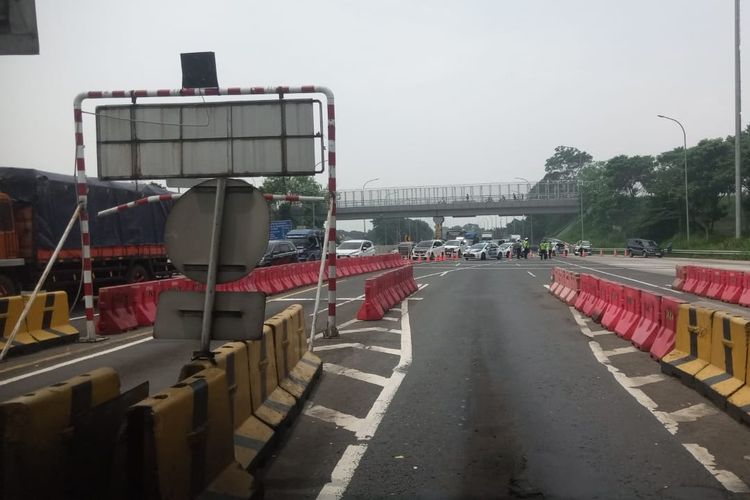 Antisipasi Kepadatan di Jalan Arteri, Gerbang Tol Cileunyi Berlakukan Buka Tutup