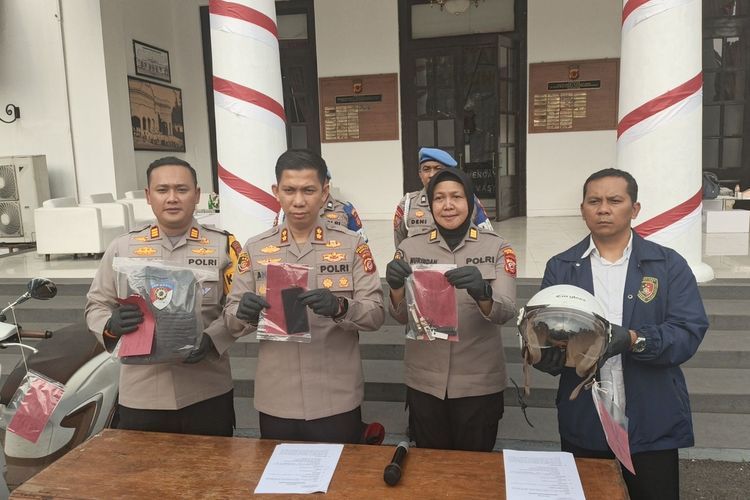 Polisi Tangkap Penjambret Wisatawan di Lengkong Bandung, Beraksi Pagi Hari dan Kerap Pantau Korbannya
