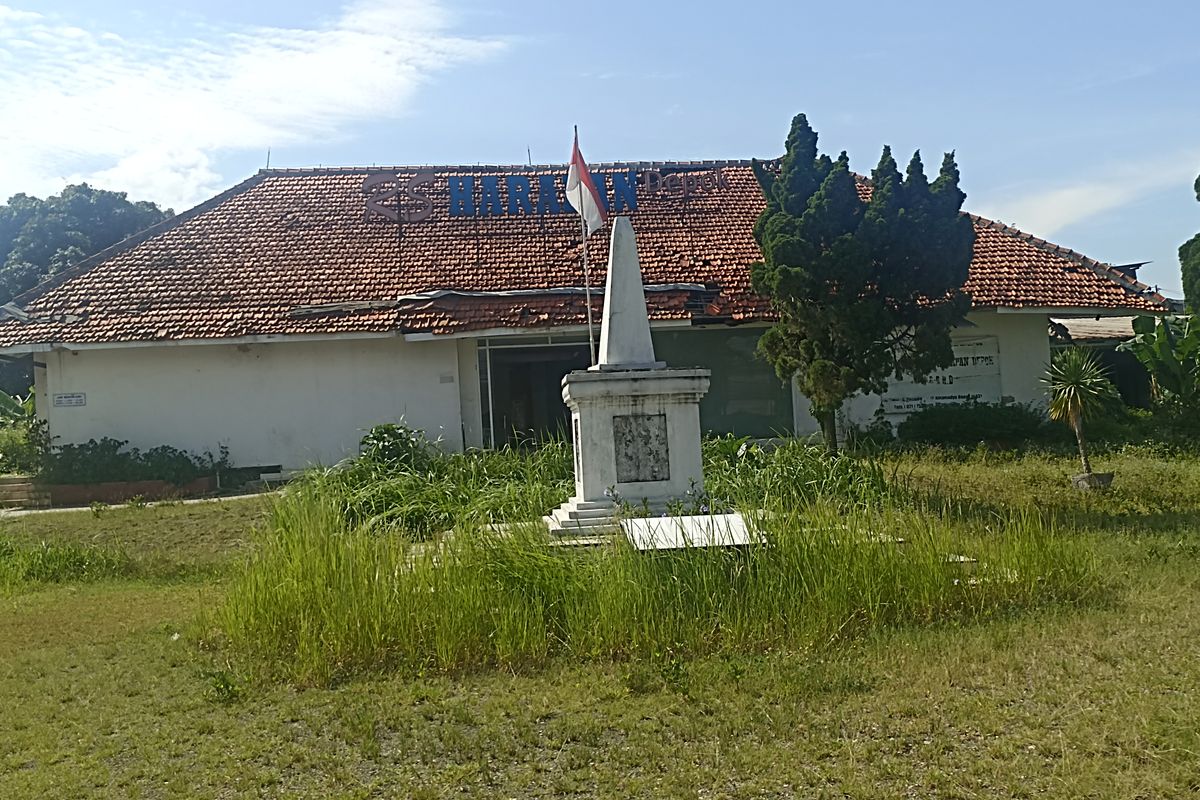 Kondisi terkini rumah sakit Harapan Depok, dipenuhi ilalang dan kusam