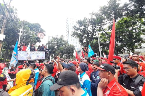 Tolak Omnibus Law, Buruh Demo di Kantor Anies dan DPRD DKI