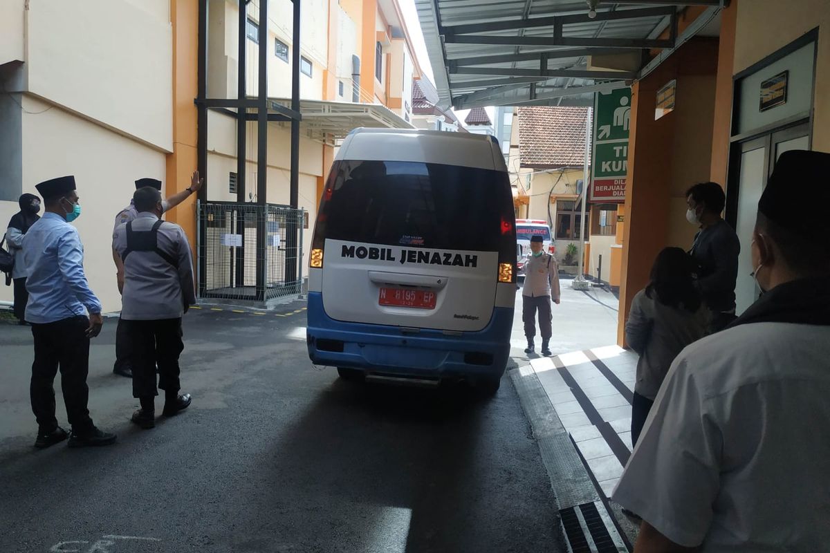 Korban tragedi Kanjuruhan bertambah bernama Reyvano Dwi Afriyansyah (17) yang meninggal di Rumah Sakit Saiful Anwar atau RSSA, Kota Malang pada Jumat (21/10/2022) pagi.