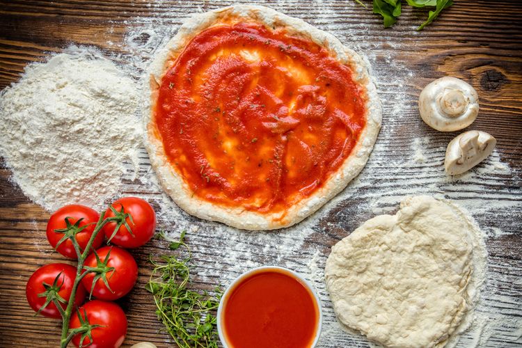 Ilustrasi kulit pizza atau pizza dough.