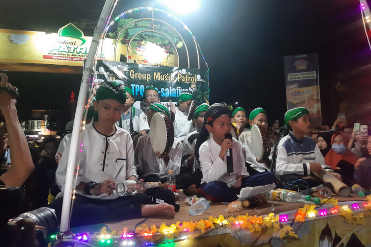 Semangat, peserta cilik festival patrol Lumajang, Sabtu (8/4/2023).