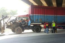 2 Truk dan Bus Terlibat Tabrakan Beruntun di  Jalan Surabaya-Ngawi