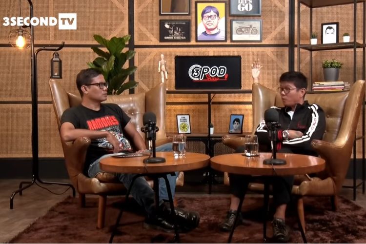 Penyanyi Andika Mahesa (kanan) berbincang dengan host Soleh Solihun di kanal YouTube 3SECOND TV.