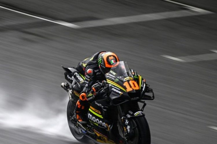 Pebalap Mooney VR46 Racing Luca Marini beraksi dalam rangkaian tes MotoGP Sepang 2023 di Sirkuit Internasional Sepang, Malaysia, 10-12 Februari 2023.