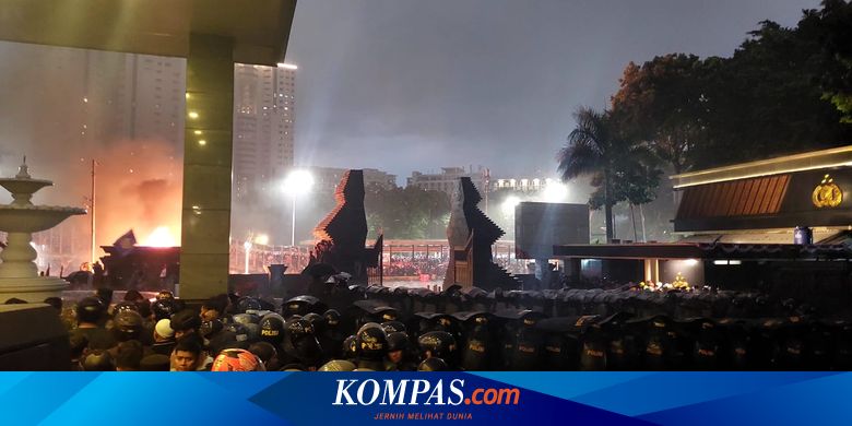 Cerita Pedemo di Polda Metro Jaya: Keadilan Harus Ditegakkan!