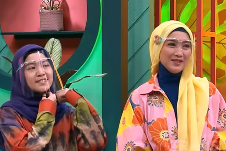 Desy Ratnasari dan putrinya