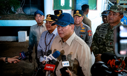 Prabowo Tinjau Karhutla di Kalteng, Pastikan Penanganan Berjalan Cepat