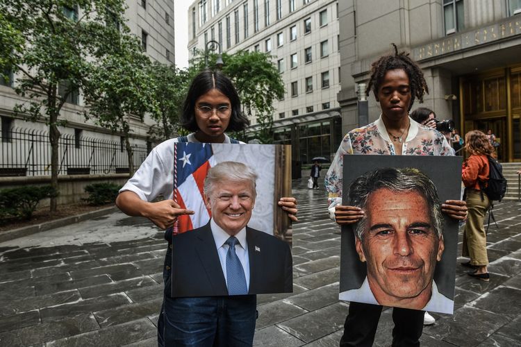 Foto Jeffrey Epstein (kanan) dan Donald Trump (kiri).
