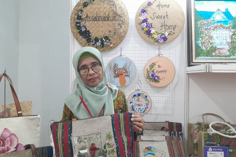 Heiriyah, Owner Trois Art, UMKM Craft di bazar Astra X Sarinah
