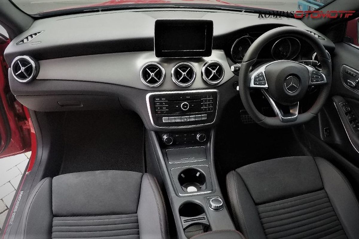 Interior Mercedes-Benz GLA 200 AMG Line