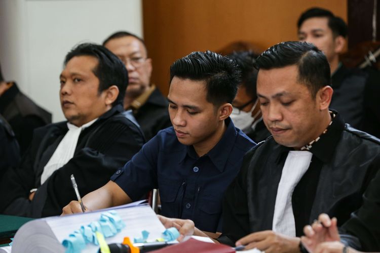 Terdakwa kasus pembunuhan berencana Brigadir J, Richard Eliezer menjalani sidang di Pengadilan Negeri Jakarta Selatan, Senin (12/12/2022). Putri Candrawathi menjadi saksi dalam sidang kali ini.