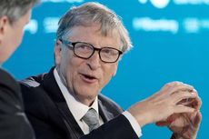 Bill Gates Ternyata Pakai Ponsel Lipat, tapi Bukan Buatan Microsoft