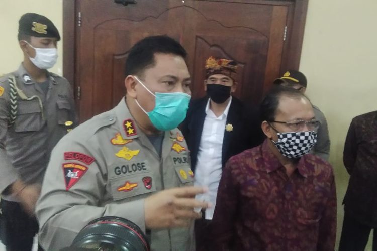 Gubernur Bali I Wayan Koster dan Kapolda Bali Irjen Petrus Reinhard Golose di Mapolda Bali, Senin (20/4/2020).