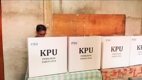 TPS di Ternate Gelar PSU karena 10 Warga Luar Nyoblos Tanpa Surat Pindah Pilih